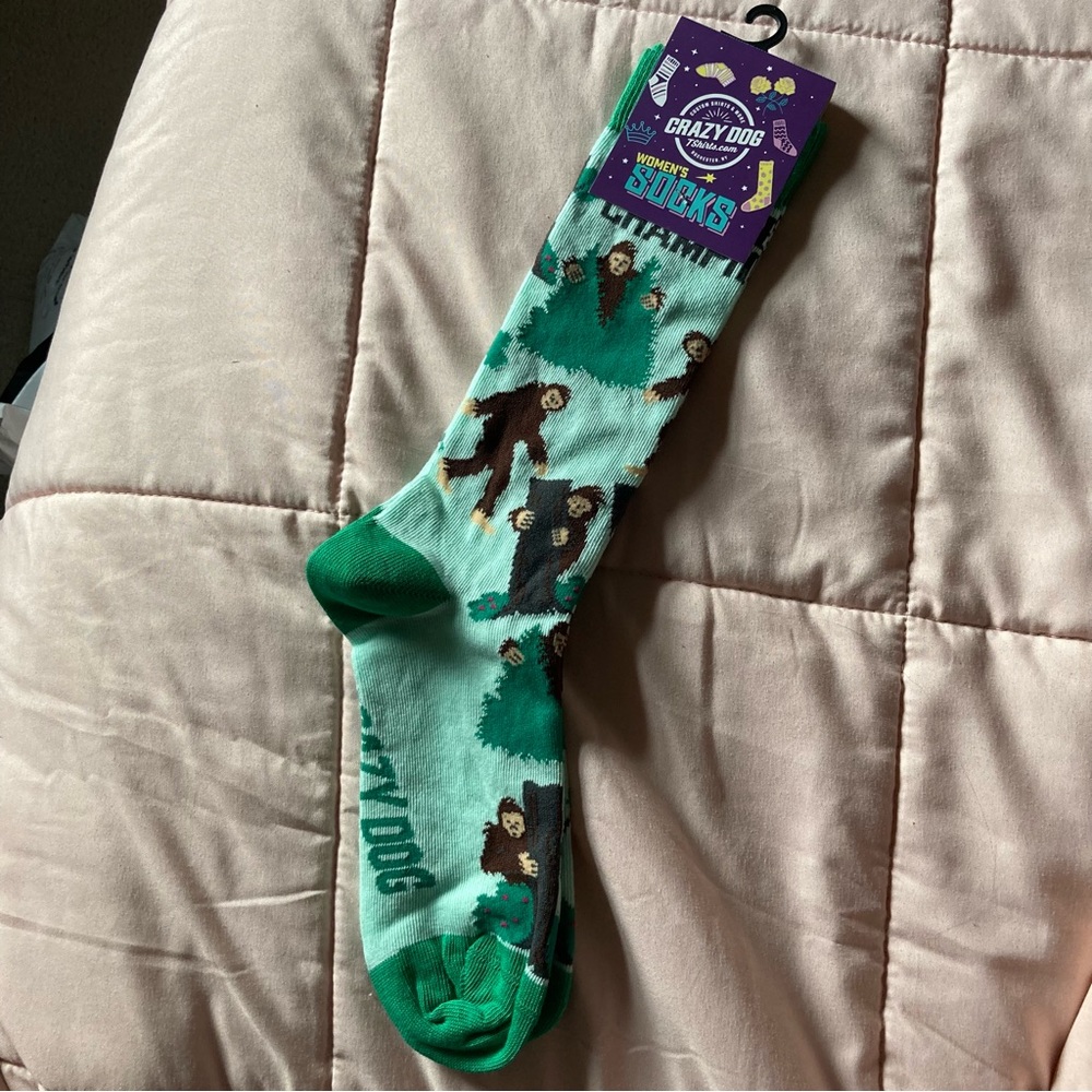 B1G1🌸 NWT Hide And Seek Champion Bigfoot Knee Socks